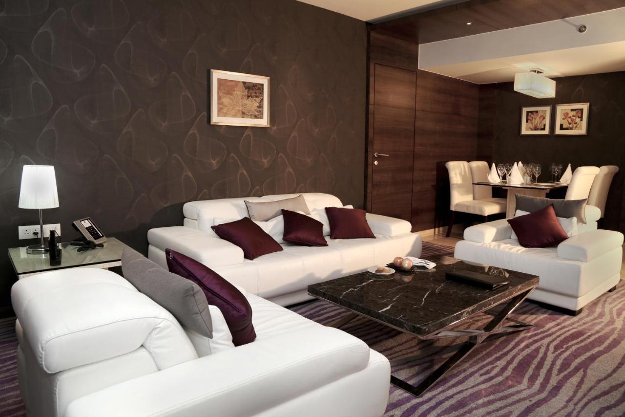 Hotel Country & By Radisson Navi Mumbai