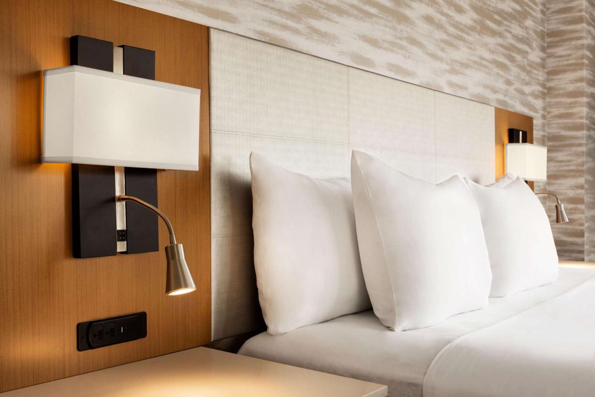 Country & By Radisson Hotel Navi Mumbai