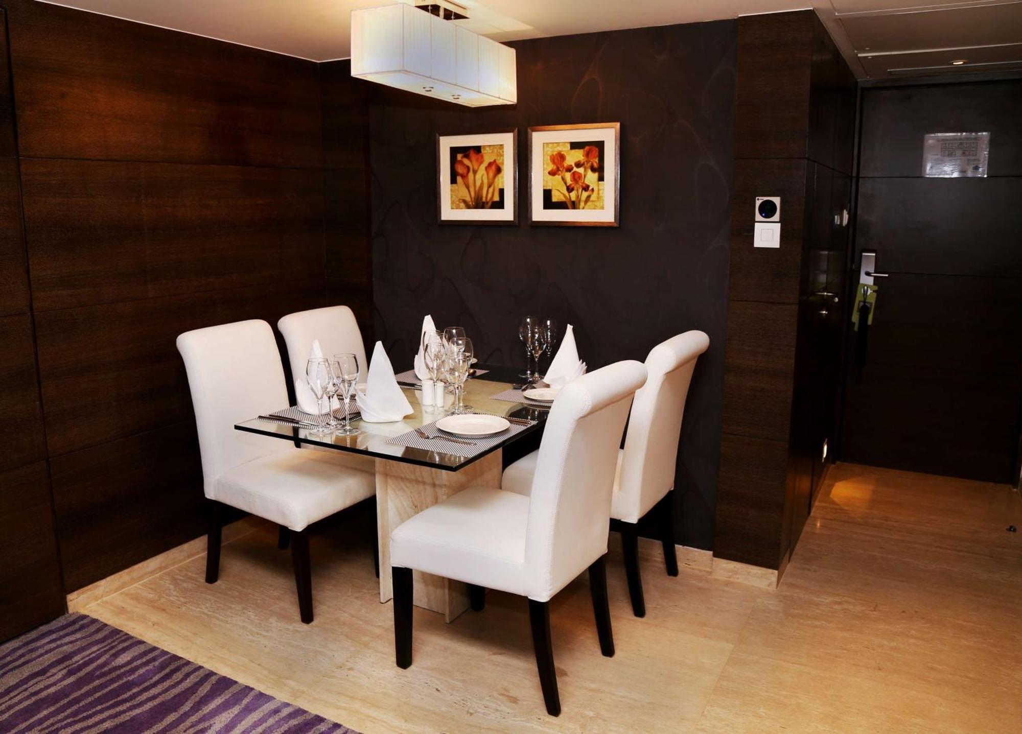 Country & By Radisson 4* Navi Mumbai