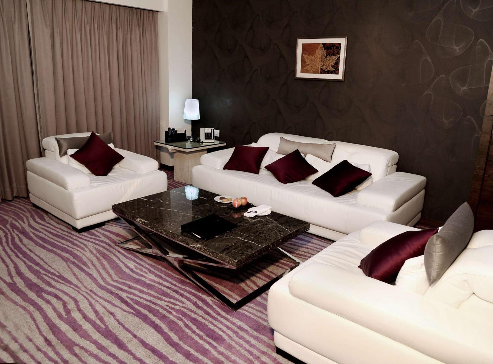 Country & By Radisson Hotel 4*