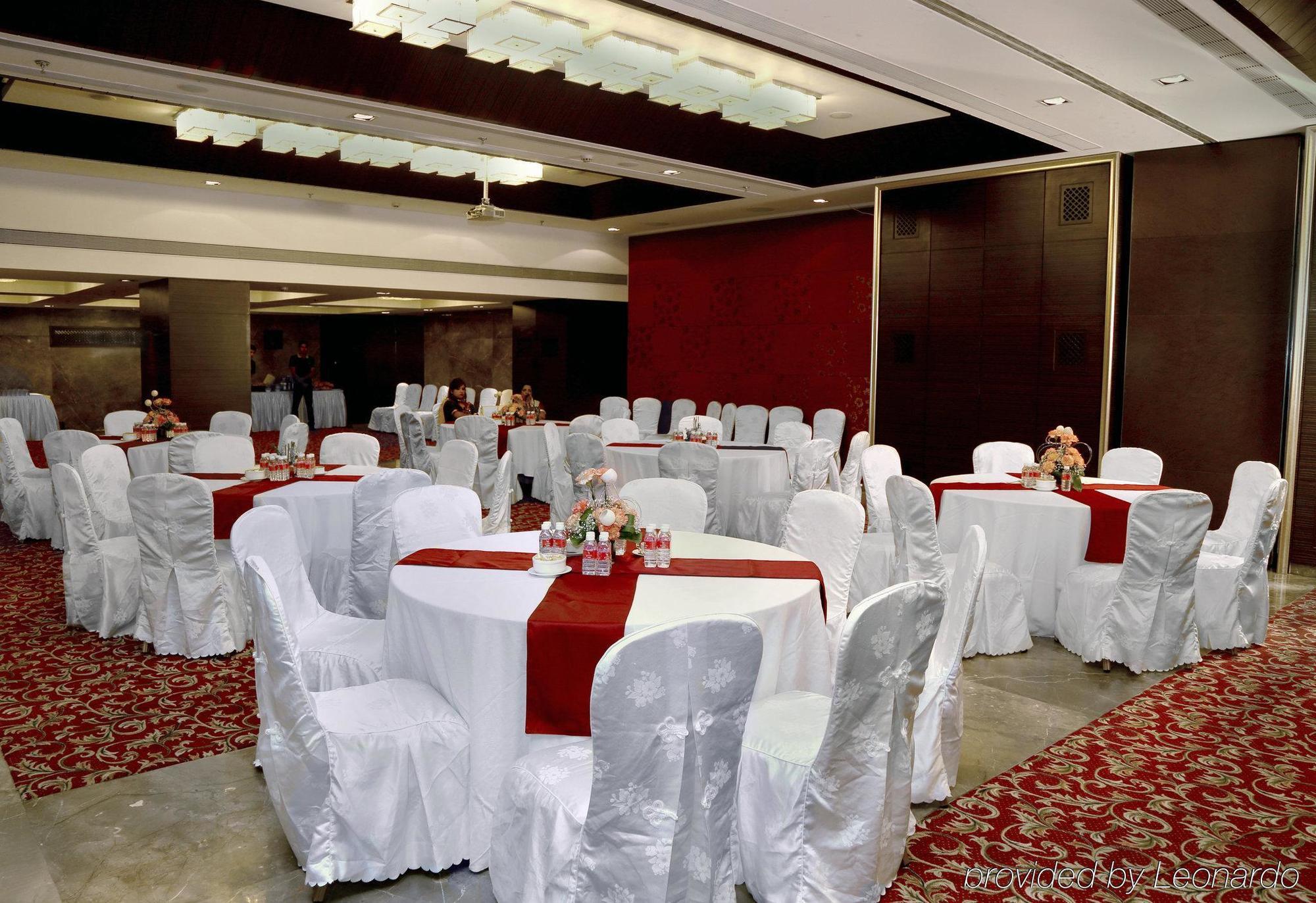 Country & By Radisson Navi Mumbai