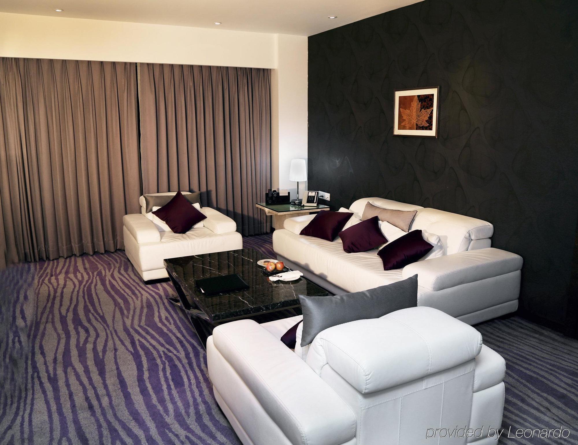 Country & By Radisson Hotel 4*