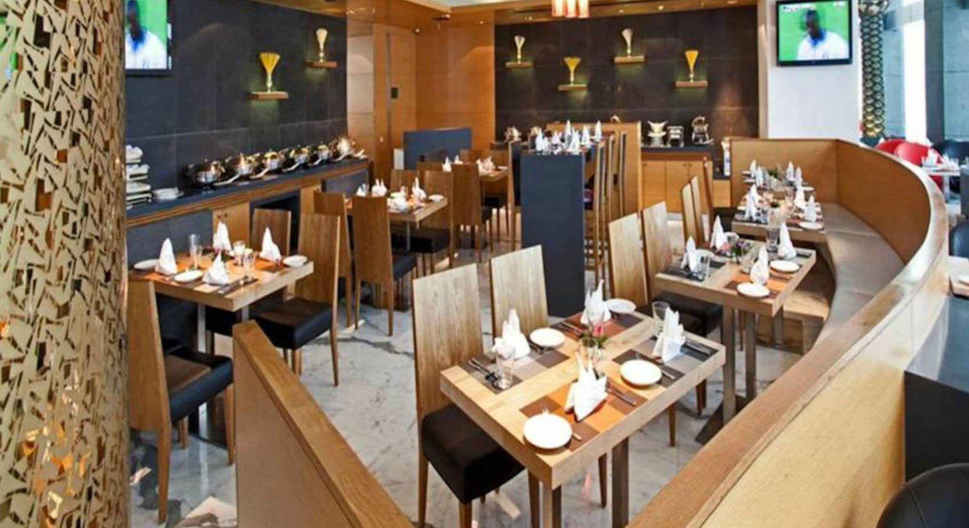 Hotel Country & By Radisson