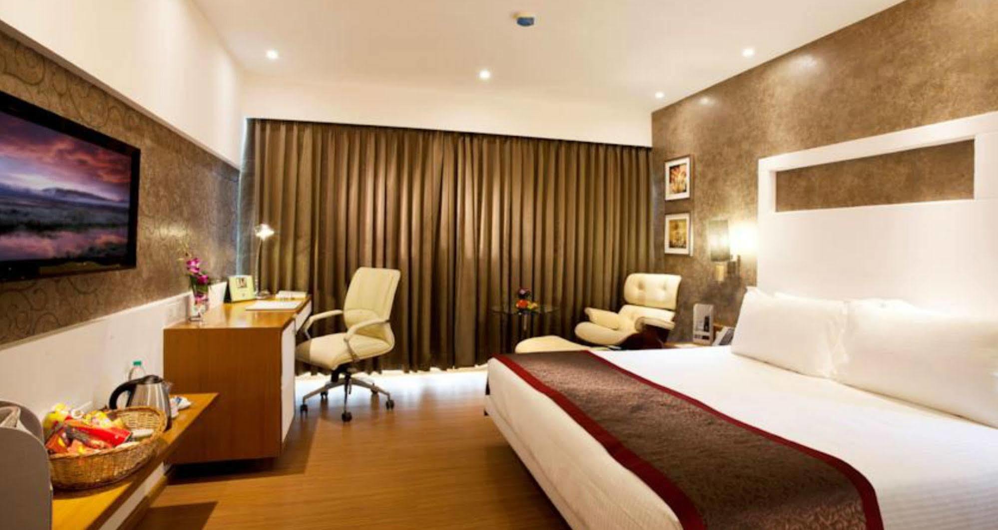 Country & By Radisson 4*